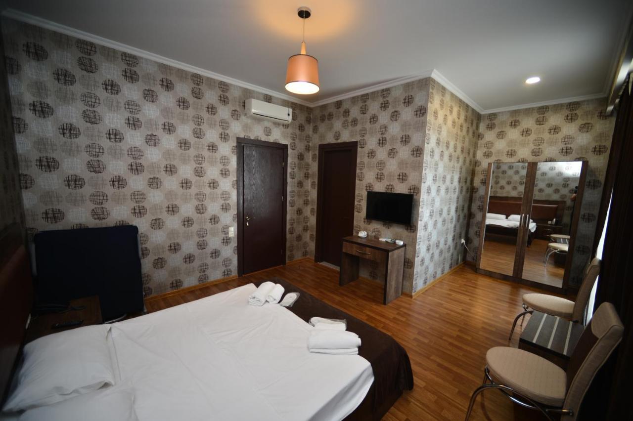Green Hotel บาทูมิ ภายนอก รูปภาพ