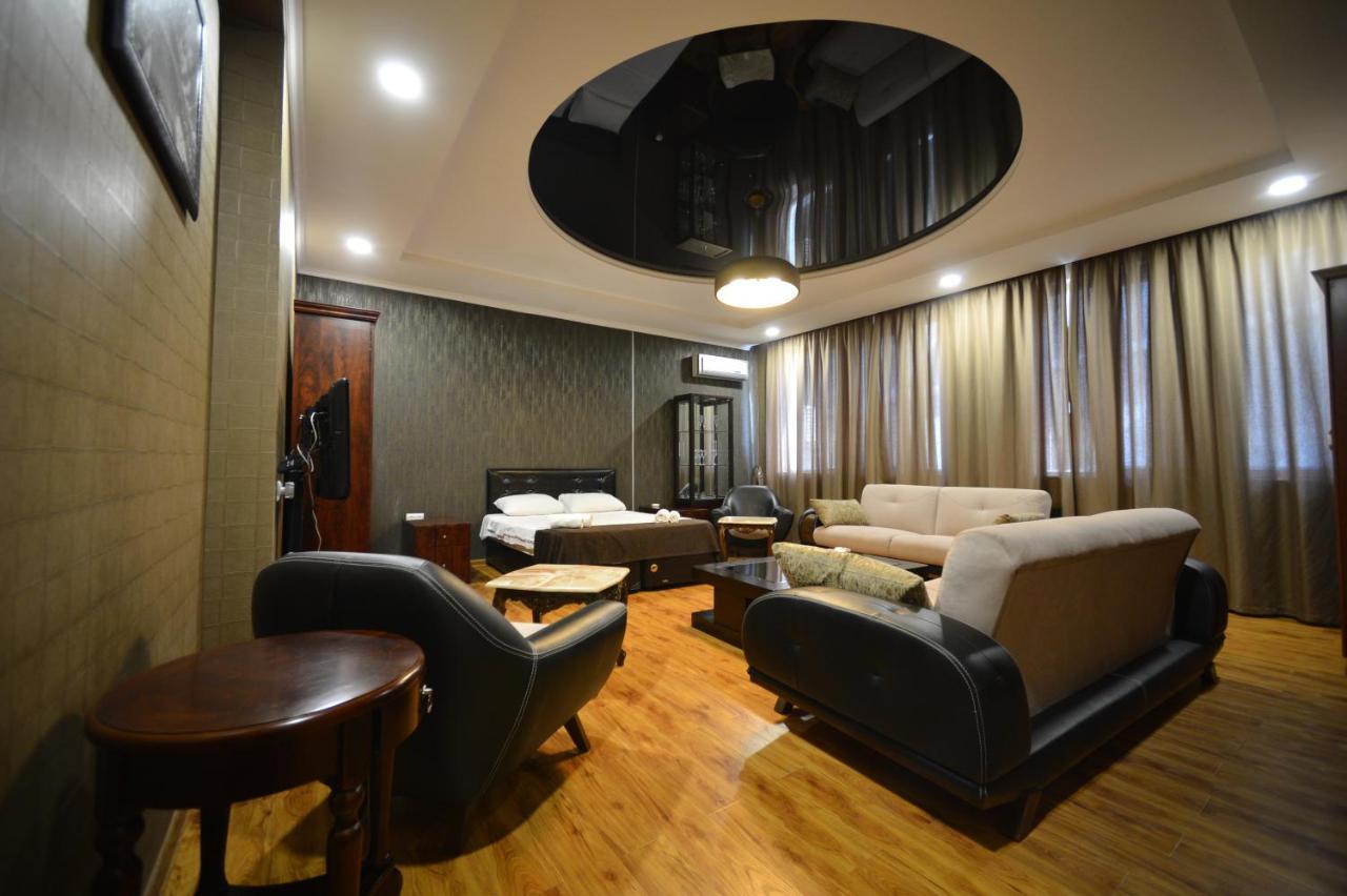 Green Hotel บาทูมิ ภายนอก รูปภาพ