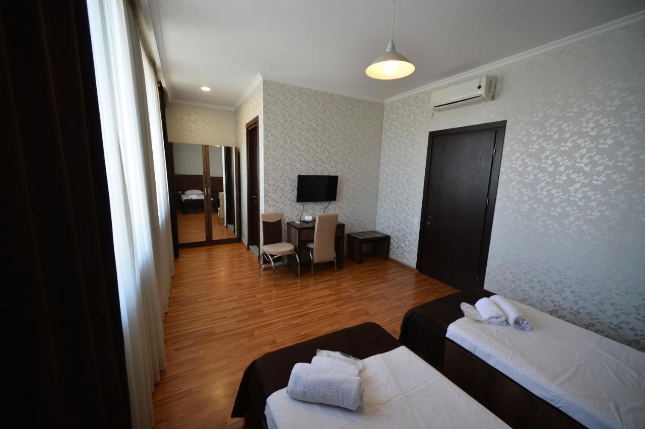 Green Hotel บาทูมิ ภายนอก รูปภาพ