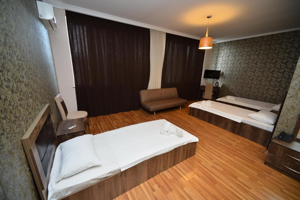 Green Hotel บาทูมิ ภายนอก รูปภาพ