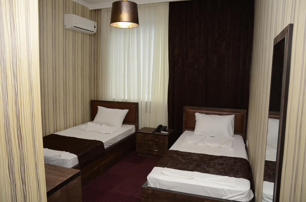 Green Hotel บาทูมิ ภายนอก รูปภาพ