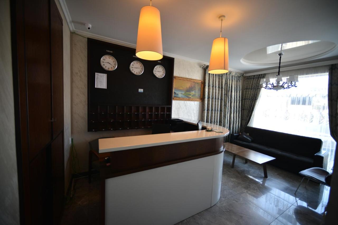 Green Hotel บาทูมิ ภายนอก รูปภาพ