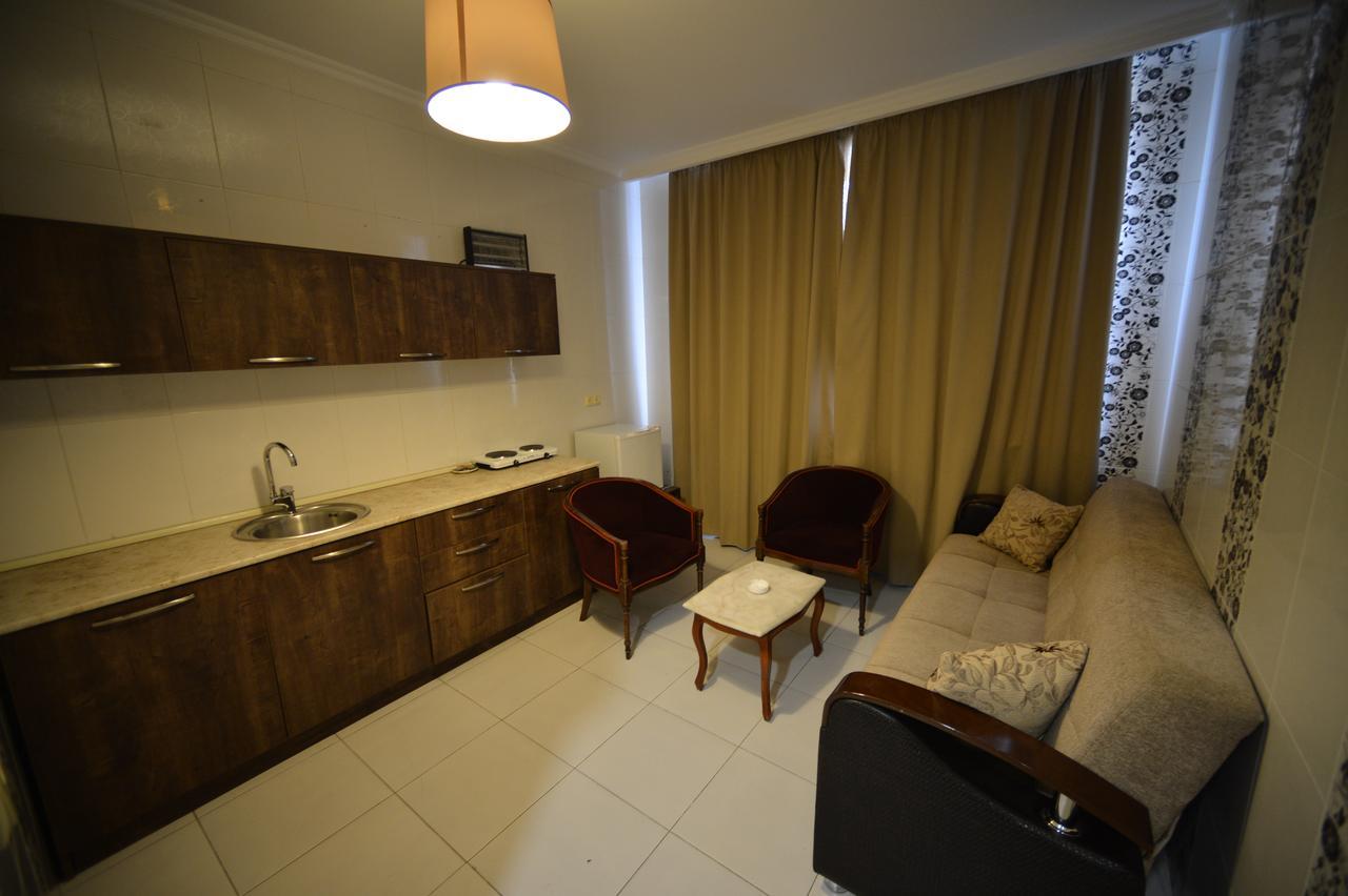 Green Hotel บาทูมิ ภายนอก รูปภาพ