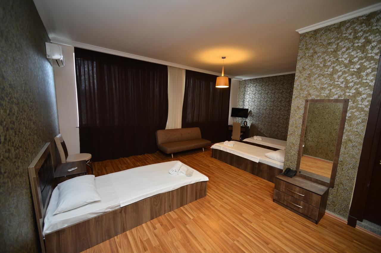 Green Hotel บาทูมิ ภายนอก รูปภาพ