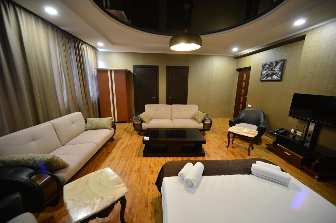 Green Hotel บาทูมิ ภายนอก รูปภาพ