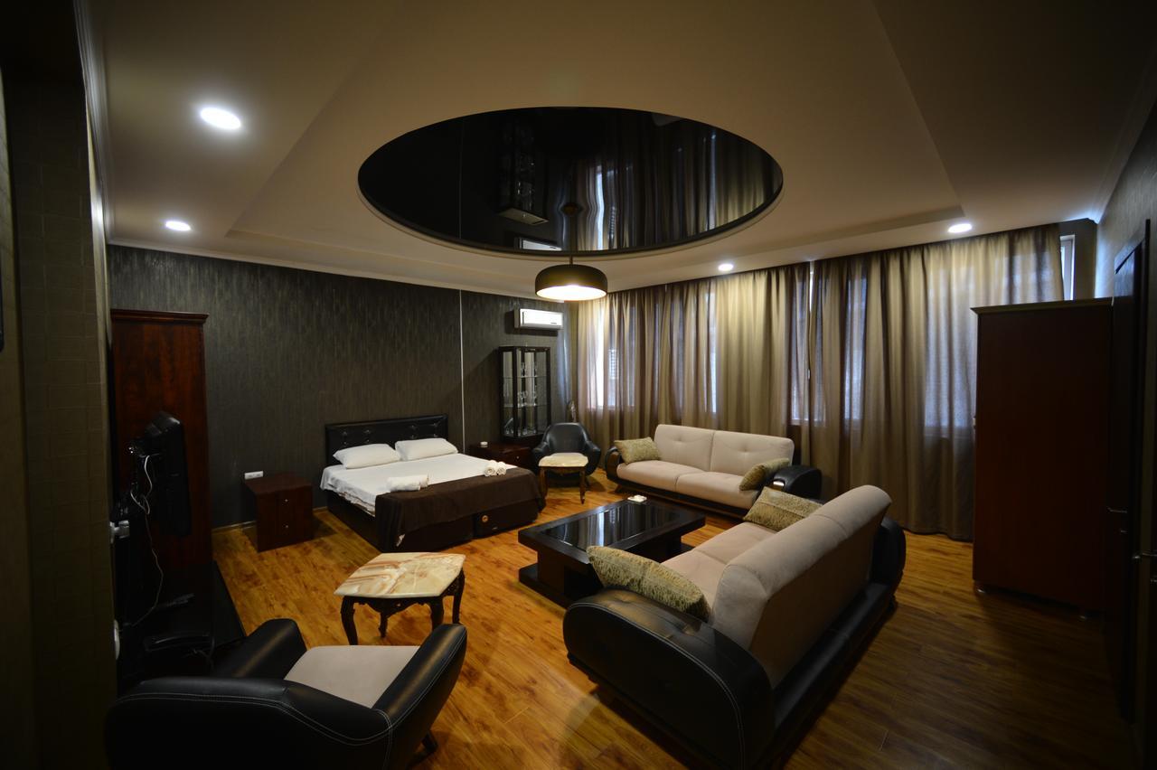 Green Hotel บาทูมิ ภายนอก รูปภาพ