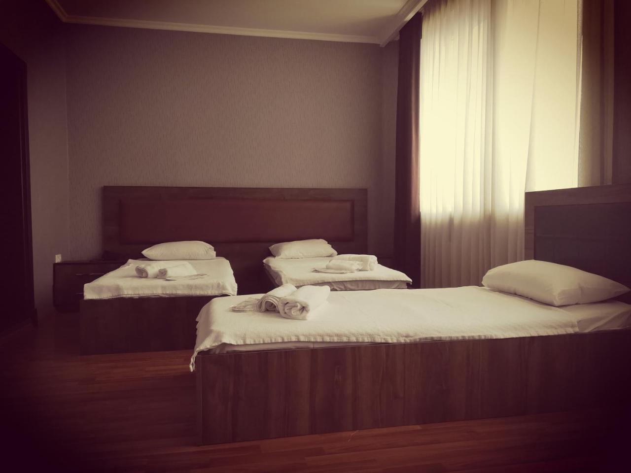 Green Hotel บาทูมิ ภายนอก รูปภาพ