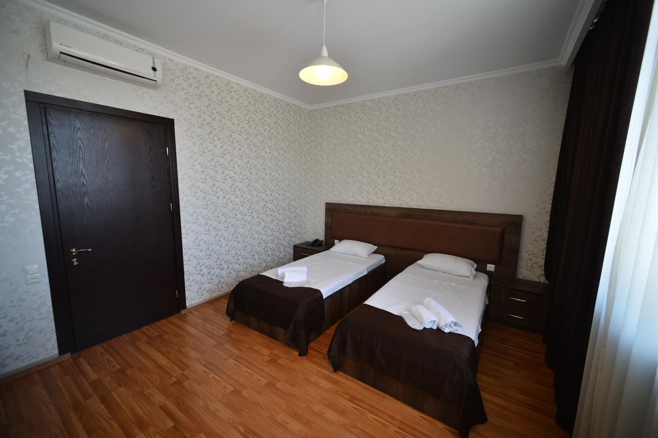 Green Hotel บาทูมิ ภายนอก รูปภาพ