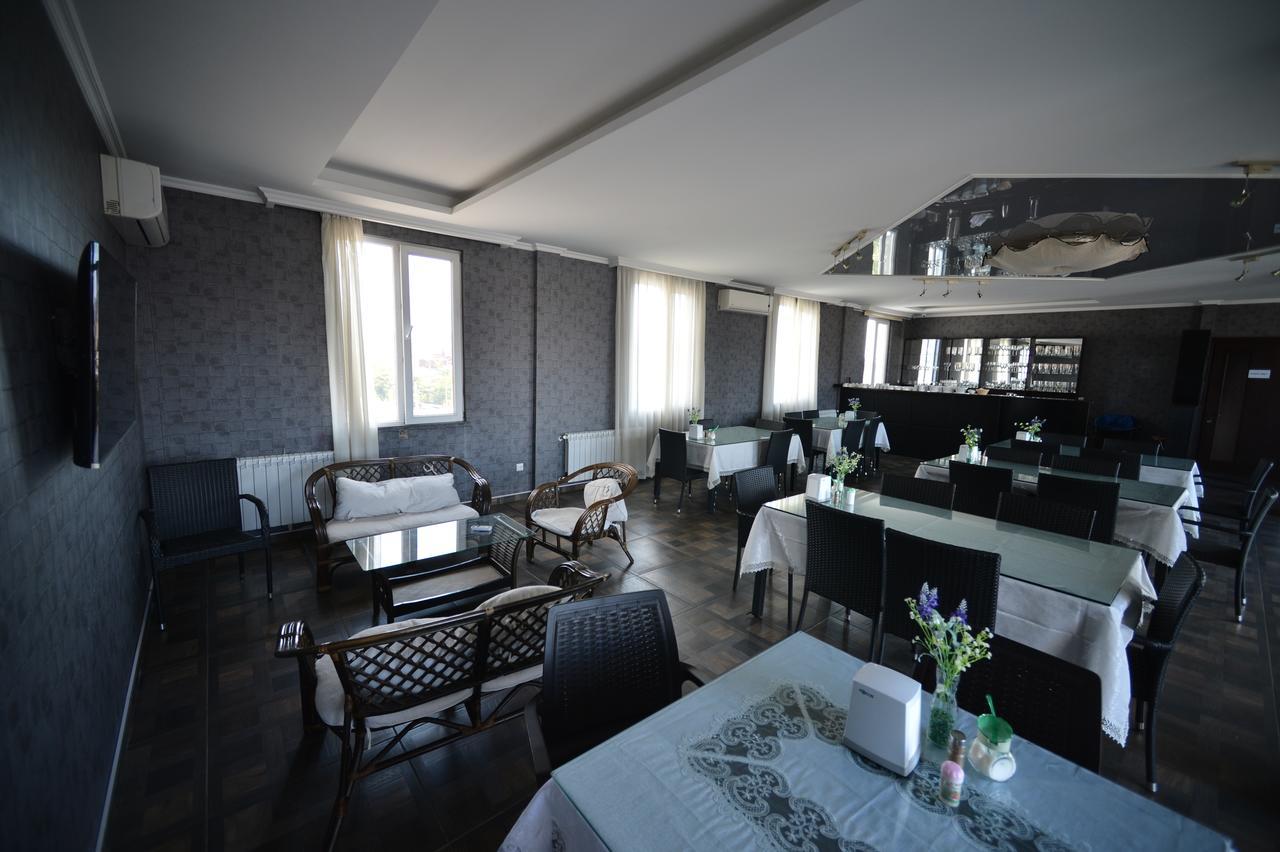 Green Hotel บาทูมิ ภายนอก รูปภาพ