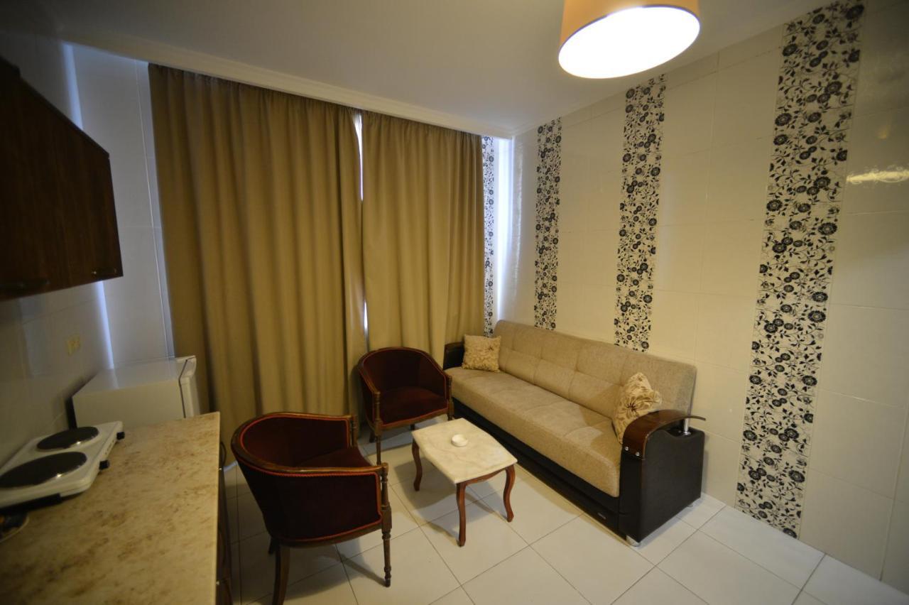 Green Hotel บาทูมิ ภายนอก รูปภาพ