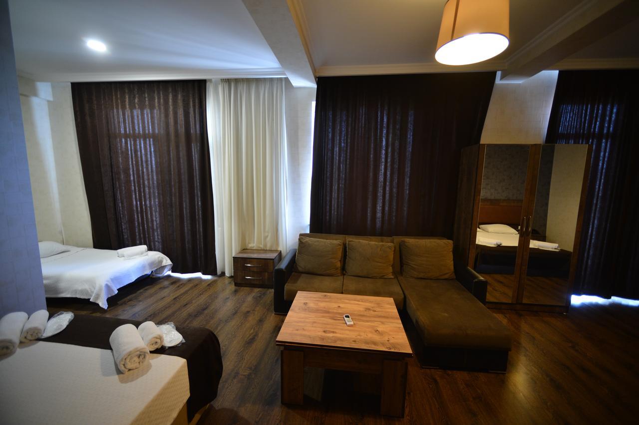 Green Hotel บาทูมิ ภายนอก รูปภาพ